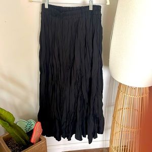 Crinkle pleat maxi skirt in black